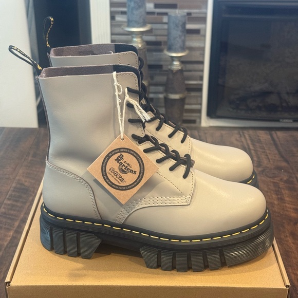 Dr. Martens Audrick Platform Ankle Boot - Picture 3 of 11